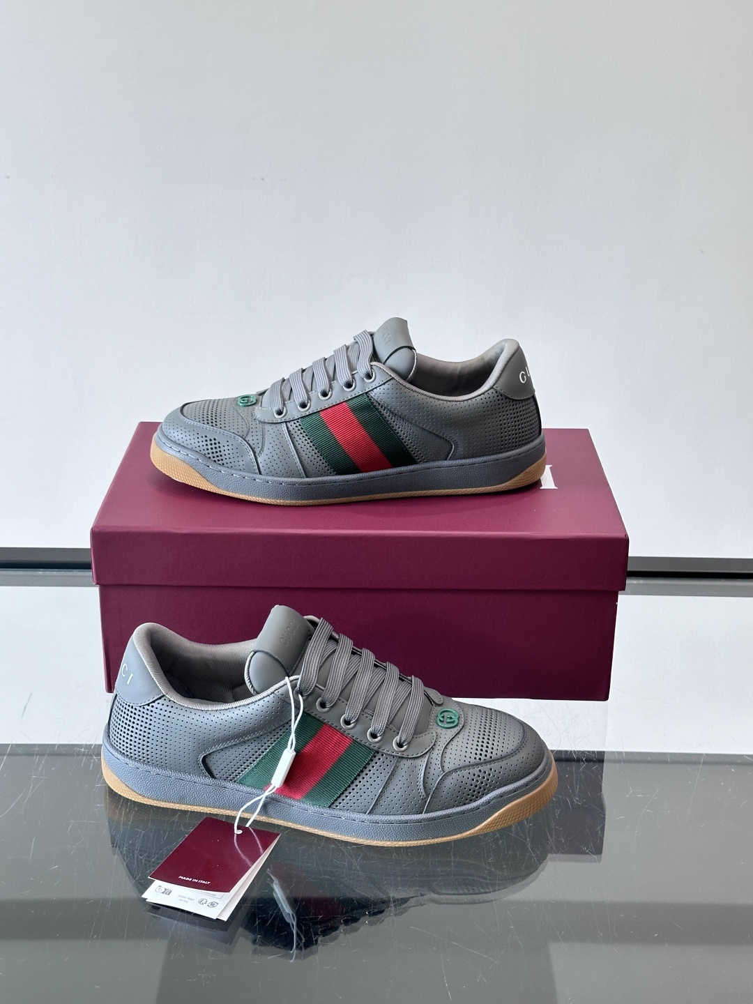 Gu～i🆕低帮运动鞋系列®复古小脏鞋〰️🔜这款运动鞋以70年代经典运动鞋为灵感原型🔸复古学院风款式与融入怀旧运动服风格的