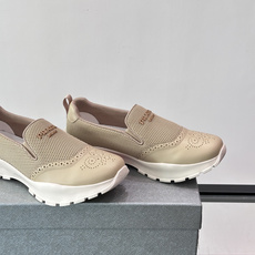 Prada/普拉达 男士新款一脚蹬懒人休闲鞋👟这款运动鞋采用光滑小牛皮革➕透气网面,一脚蹬乐福鞋鞋面,现代简约风格,舒适 Prada/普拉达 男士新款一脚蹬懒人休闲鞋👟这款运动鞋采用光滑小牛皮革➕透气网面,一脚蹬乐福鞋鞋面,现代简约风格,舒适