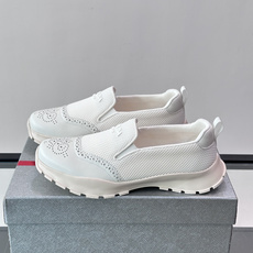 Prada/普拉达 男士新款一脚蹬懒人休闲鞋👟这款运动鞋采用光滑小牛皮革➕透气网面,一脚蹬乐福鞋鞋面,现代简约风格,舒适 Prada/普拉达 男士新款一脚蹬懒人休闲鞋👟这款运动鞋采用光滑小牛皮革➕透气网面,一脚蹬乐福鞋鞋面,现代简约风格,舒适