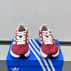 Adidas SL72 运动鞋,麂皮+尼龙鞋面,白色三条纹,,厚底侧面有"LIGHTSTRIKE+"字样。这款走 Adidas SL72 运动鞋,麂皮+尼龙鞋面,白色三条纹,,厚底侧面有"LIGHTSTRIKE+"字样。这款走