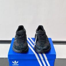 Adidas SL72 运动鞋,麂皮+尼龙鞋面,白色三条纹,,厚底侧面有"LIGHTSTRIKE+"字样。这款走 Adidas SL72 运动鞋,麂皮+尼龙鞋面,白色三条纹,,厚底侧面有"LIGHTSTRIKE+"字样。这款走