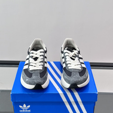 Adidas SL72 运动鞋,麂皮+尼龙鞋面,白色三条纹,,厚底侧面有"LIGHTSTRIKE+"字样。这款走 Adidas SL72 运动鞋,麂皮+尼龙鞋面,白色三条纹,,厚底侧面有"LIGHTSTRIKE+"字样。这款走