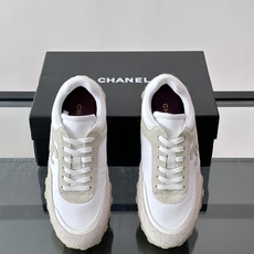 Chanel 26B豆豆德训鞋。美貌与舒适可以共存经典又复古,有平底和小猫跟两种,干净的old money配色,内里是能 Chanel 26B豆豆德训鞋。美貌与舒适可以共存经典又复古,有平底和小猫跟两种,干净的old money配色,内里是能