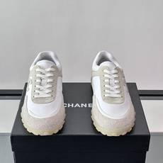Chanel 26B豆豆德训鞋。美貌与舒适可以共存经典又复古,有平底和小猫跟两种,干净的old money配色,内里是能 Chanel 26B豆豆德训鞋。美貌与舒适可以共存经典又复古,有平底和小猫跟两种,干净的old money配色,内里是能