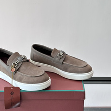 Loro Piana Summer Walk 乐福鞋,翻毛皮鞋面搭配白色厚底,金属锁扣装饰,手工缝线。完全是" Loro Piana Summer Walk 乐福鞋,翻毛皮鞋面搭配白色厚底,金属锁扣装饰,手工缝线。完全是"