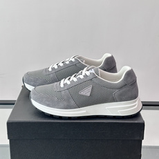 👟Prada网布运动鞋,采用透气网布+皮革拼接,简约又有辨识度✨,白色橡胶鞋底舒适耐磨,日常穿搭或轻运动都OK!鞋舌和鞋 👟Prada网布运动鞋,采用透气网布+皮革拼接,简约又有辨识度✨,白色橡胶鞋底舒适耐磨,日常穿搭或轻运动都OK!鞋舌和鞋