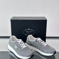 👟Prada网布运动鞋,采用透气网布+皮革拼接,简约又有辨识度✨,白色橡胶鞋底舒适耐磨,日常穿搭或轻运动都OK!鞋舌和鞋 👟Prada网布运动鞋,采用透气网布+皮革拼接,简约又有辨识度✨,白色橡胶鞋底舒适耐磨,日常穿搭或轻运动都OK!鞋舌和鞋