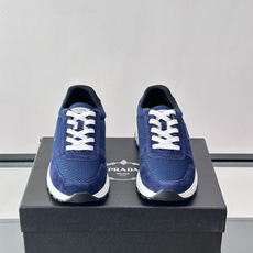 👟Prada网布运动鞋,采用透气网布+皮革拼接,简约又有辨识度✨,白色橡胶鞋底舒适耐磨,日常穿搭或轻运动都OK!鞋舌和鞋 👟Prada网布运动鞋,采用透气网布+皮革拼接,简约又有辨识度✨,白色橡胶鞋底舒适耐磨,日常穿搭或轻运动都OK!鞋舌和鞋