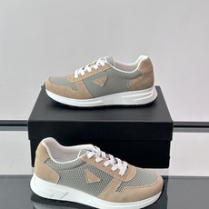 👟Prada网布运动鞋,采用透气网布+皮革拼接,简约又有辨识度✨,白色橡胶鞋底舒适耐磨,日常穿搭或轻运动都OK!鞋舌和鞋 👟Prada网布运动鞋,采用透气网布+皮革拼接,简约又有辨识度✨,白色橡胶鞋底舒适耐磨,日常穿搭或轻运动都OK!鞋舌和鞋