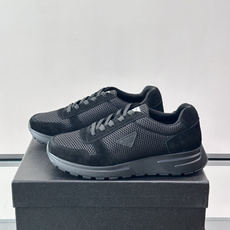 👟Prada网布运动鞋,采用透气网布+皮革拼接,简约又有辨识度✨,白色橡胶鞋底舒适耐磨,日常穿搭或轻运动都OK!鞋舌和鞋 👟Prada网布运动鞋,采用透气网布+皮革拼接,简约又有辨识度✨,白色橡胶鞋底舒适耐磨,日常穿搭或轻运动都OK!鞋舌和鞋