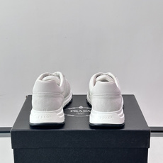 👟Prada网布运动鞋,采用透气网布+皮革拼接,简约又有辨识度✨,白色橡胶鞋底舒适耐磨,日常穿搭或轻运动都OK!鞋舌和鞋 👟Prada网布运动鞋,采用透气网布+皮革拼接,简约又有辨识度✨,白色橡胶鞋底舒适耐磨,日常穿搭或轻运动都OK!鞋舌和鞋