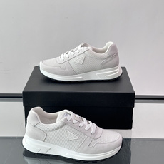 👟Prada网布运动鞋,采用透气网布+皮革拼接,简约又有辨识度✨,白色橡胶鞋底舒适耐磨,日常穿搭或轻运动都OK!鞋舌和鞋 👟Prada网布运动鞋,采用透气网布+皮革拼接,简约又有辨识度✨,白色橡胶鞋底舒适耐磨,日常穿搭或轻运动都OK!鞋舌和鞋