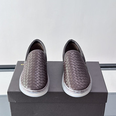 Bottega Veneta Intrecciato 编织皮革一脚蹬,牛皮编织鞋面,透明橡胶底。 BV 的 In Bottega Veneta Intrecciato 编织皮革一脚蹬,牛皮编织鞋面,透明橡胶底。 BV 的 In