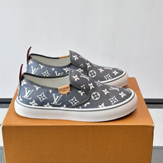 Louis Vuitton Vans 联名一脚蹬帆布鞋,黑白灰 Monogram 帆布鞋面,白色 Monogra Louis Vuitton Vans 联名一脚蹬帆布鞋,黑白灰 Monogram 帆布鞋面,白色 Monogra
