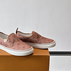 Louis Vuitton Vans 联名一脚蹬帆布鞋,黑白灰 Monogram 帆布鞋面,白色 Monogra Louis Vuitton Vans 联名一脚蹬帆布鞋,黑白灰 Monogram 帆布鞋面,白色 Monogra