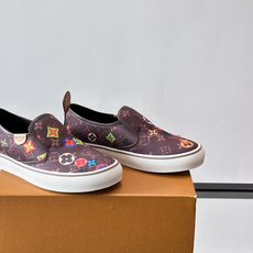 Louis Vuitton Vans 联名一脚蹬帆布鞋,黑白灰 Monogram 帆布鞋面,白色 Monogra Louis Vuitton Vans 联名一脚蹬帆布鞋,黑白灰 Monogram 帆布鞋面,白色 Monogra