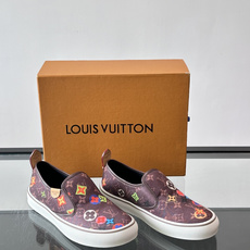 Louis Vuitton Vans 联名一脚蹬帆布鞋,黑白灰 Monogram 帆布鞋面,白色 Monogra Louis Vuitton Vans 联名一脚蹬帆布鞋,黑白灰 Monogram 帆布鞋面,白色 Monogra