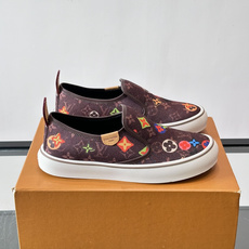 Louis Vuitton Vans 联名一脚蹬帆布鞋,黑白灰 Monogram 帆布鞋面,白色 Monogra Louis Vuitton Vans 联名一脚蹬帆布鞋,黑白灰 Monogram 帆布鞋面,白色 Monogra
