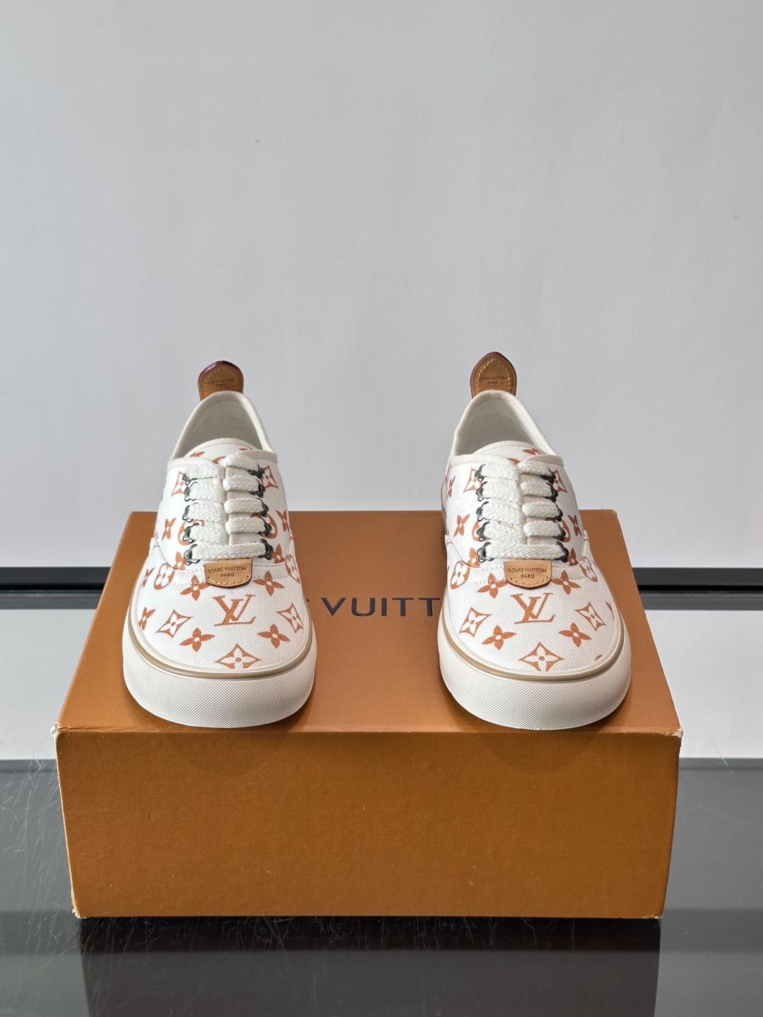 Louis Vuitto路易斯威登LV驴牌L家棉鞋Archlight经典Skate运动休闲厚底鞋 你的LV穿搭今日分享 Louis Vuitto路易斯威登LV驴牌L家棉鞋Archlight经典Skate运动休闲厚底鞋 你的LV穿搭今日分享