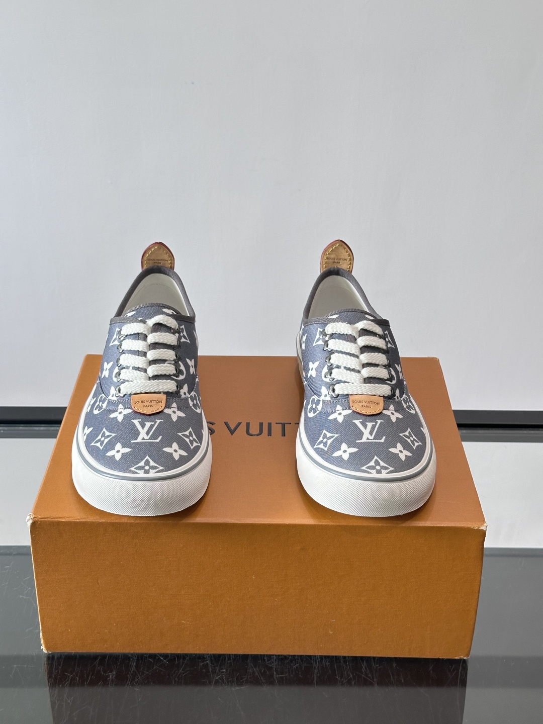 Louis Vuitto路易斯威登LV驴牌L家棉鞋Archlight经典Skate运动休闲厚底鞋 你的LV穿搭今日分享 Louis Vuitto路易斯威登LV驴牌L家棉鞋Archlight经典Skate运动休闲厚底鞋 你的LV穿搭今日分享