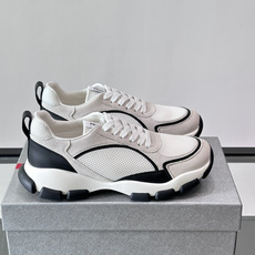 Prada 男士休闲 运动鞋,皮革拼接 + 网面鞋面,白色🤍中底 + 黑色⚫️波浪纹橡胶外底。 日常更耐脏。棕色 Prada 男士休闲 运动鞋,皮革拼接 + 网面鞋面,白色🤍中底 + 黑色⚫️波浪纹橡胶外底。 日常更耐脏。棕色