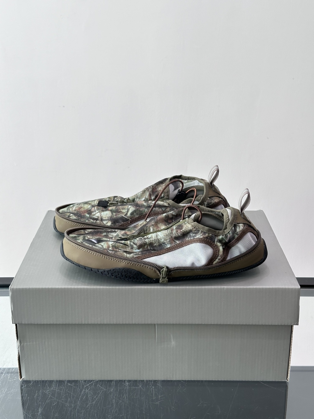 Balenciaga POCKET男士运动鞋 Pocket绿色real tree艺术作品印花聚酯纤维和聚氨酯运动鞋 • Balenciaga POCKET男士运动鞋 Pocket绿色real tree艺术作品印花聚酯纤维和聚氨酯运动鞋 •
