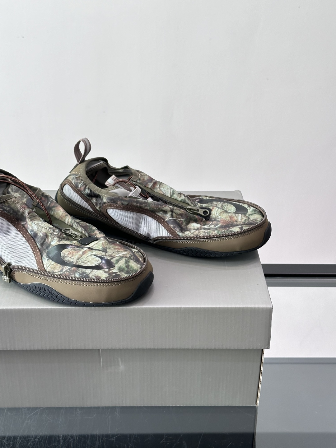 Balenciaga POCKET男士运动鞋 Pocket绿色real tree艺术作品印花聚酯纤维和聚氨酯运动鞋 • Balenciaga POCKET男士运动鞋 Pocket绿色real tree艺术作品印花聚酯纤维和聚氨酯运动鞋 •