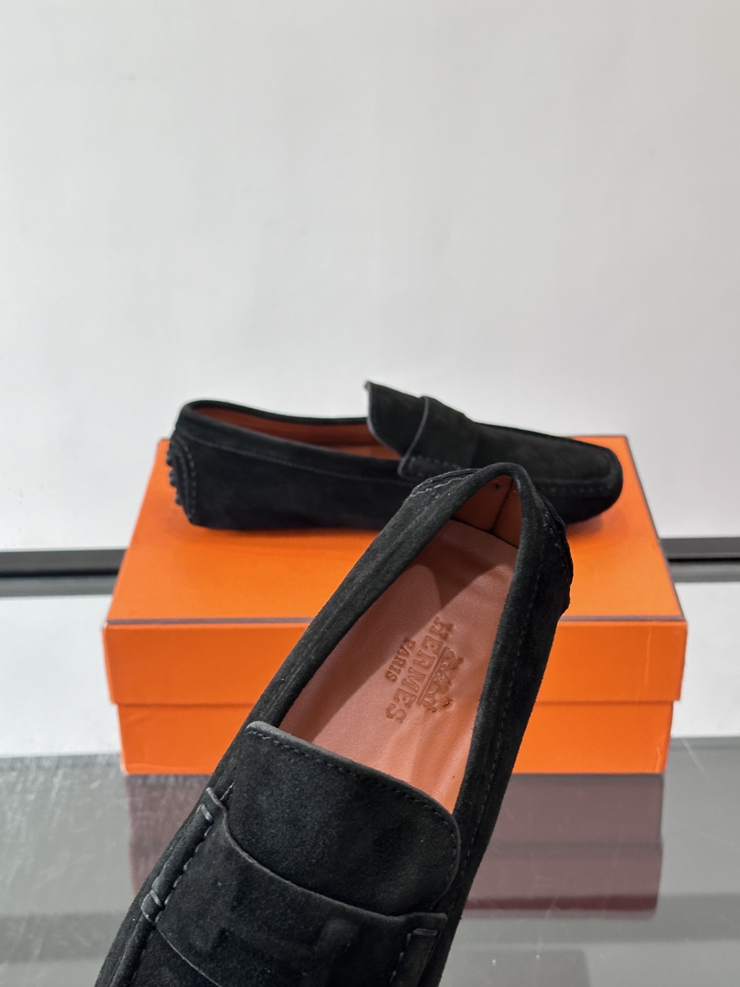 Hermè*高端精品驾车鞋豆豆鞋👟，男士低帮休闲皮鞋，牛皮材质 轻盈透气 柔软舒适，尽显品牌格调 轻质橡胶鞋底，真皮内里