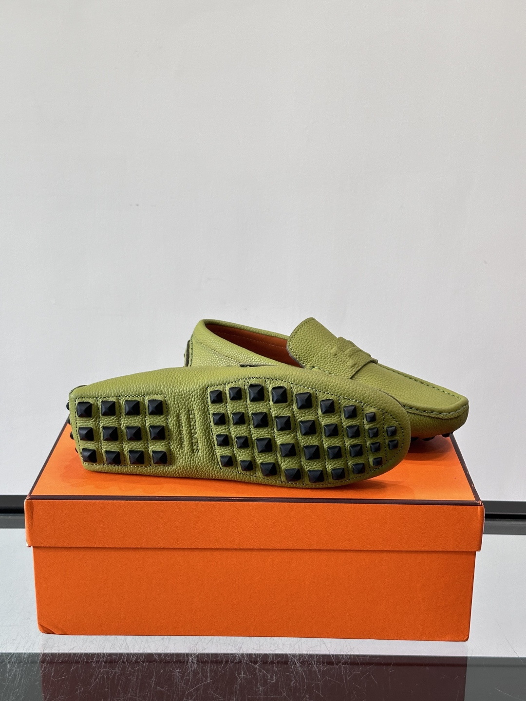 Hermè*高端精品驾车鞋豆豆鞋👟，男士低帮休闲皮鞋，牛皮材质 轻盈透气 柔软舒适，尽显品牌格调 轻质橡胶鞋底，真皮内里