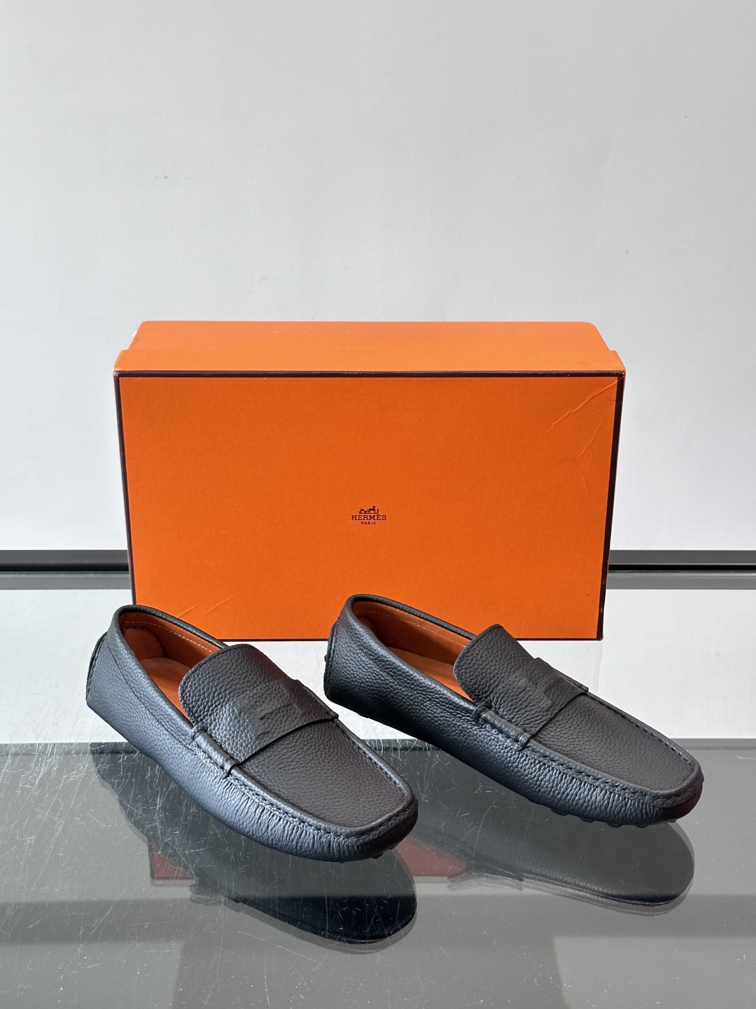 Hermè*高端精品驾车鞋豆豆鞋👟，男士低帮休闲皮鞋，牛皮材质 轻盈透气 柔软舒适，尽显品牌格调 轻质橡胶鞋底，真皮内里