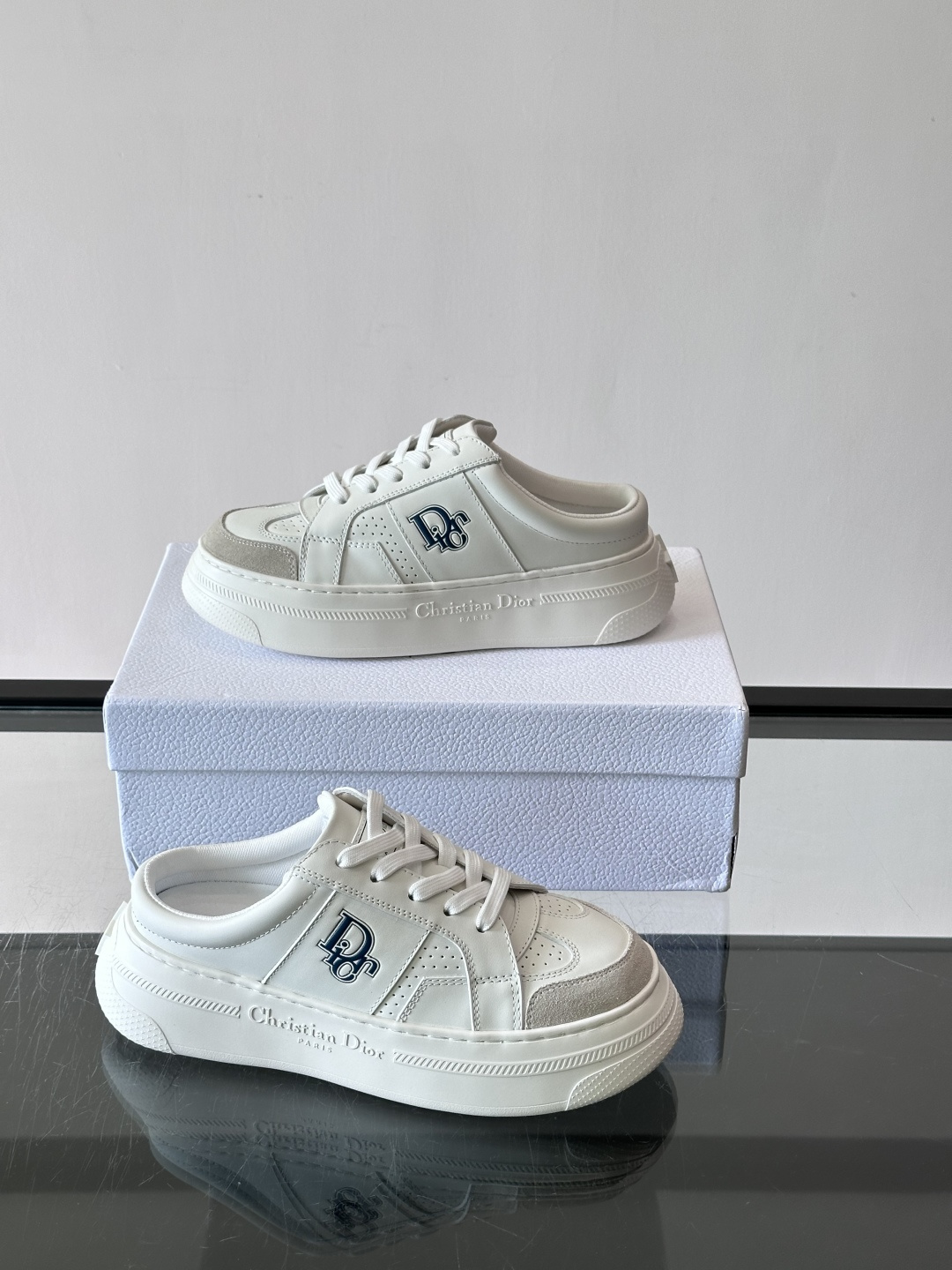 Dior 迪奥 26ss春夏系列厚底休闲半拖 小白鞋 Dior 迪奥 26ss春夏系列厚底休闲半拖 小白鞋