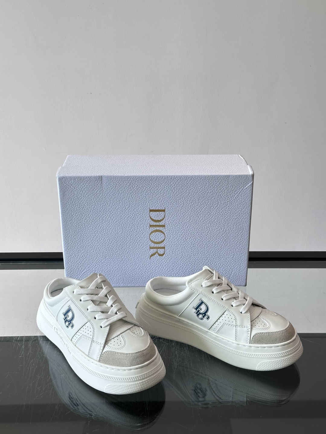 Dior 迪奥 26ss春夏系列厚底休闲半拖 小白鞋 Dior 迪奥 26ss春夏系列厚底休闲半拖 小白鞋