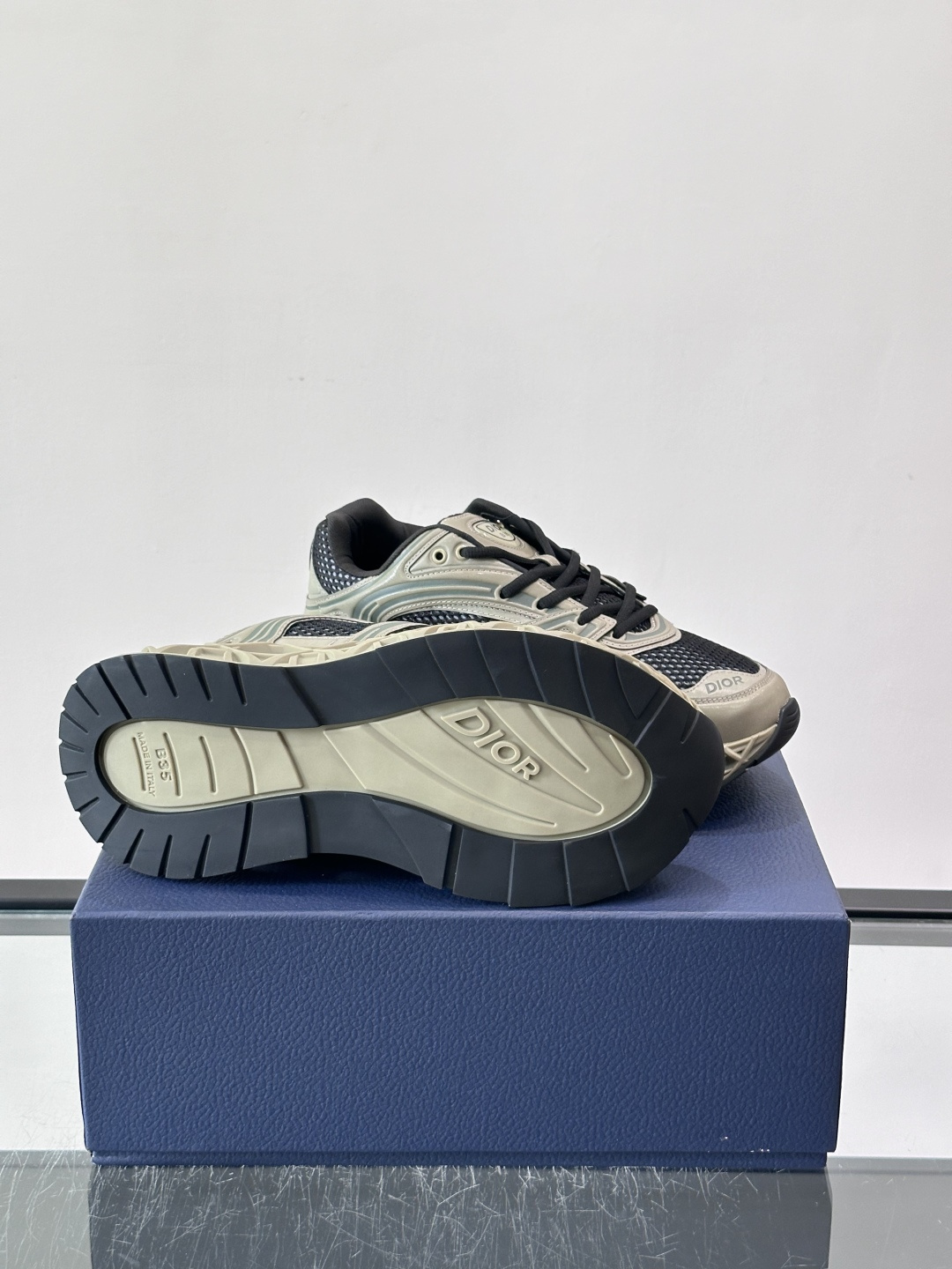 Dior 迪奥 👟B35最新款老爹运动鞋 老爹鞋 以时髦复古风格丰富经典系列。精心制作，可全年与休闲造型搭 顺应复古市场