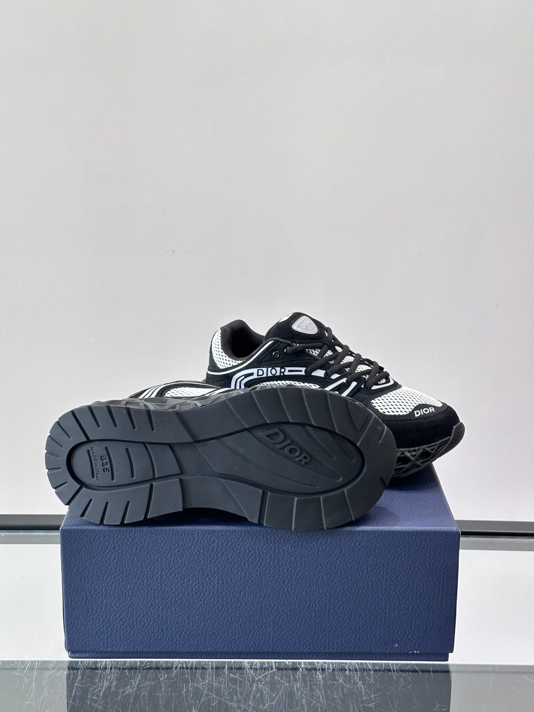 Dior 迪奥 👟B35最新款老爹运动鞋 老爹鞋 以时髦复古风格丰富经典系列。精心制作，可全年与休闲造型搭 顺应复古市场