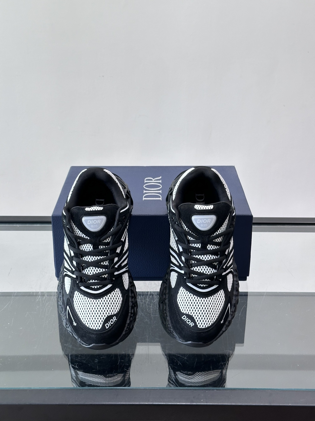 Dior 迪奥 👟B35最新款老爹运动鞋 老爹鞋 以时髦复古风格丰富经典系列。精心制作，可全年与休闲造型搭 顺应复古市场
