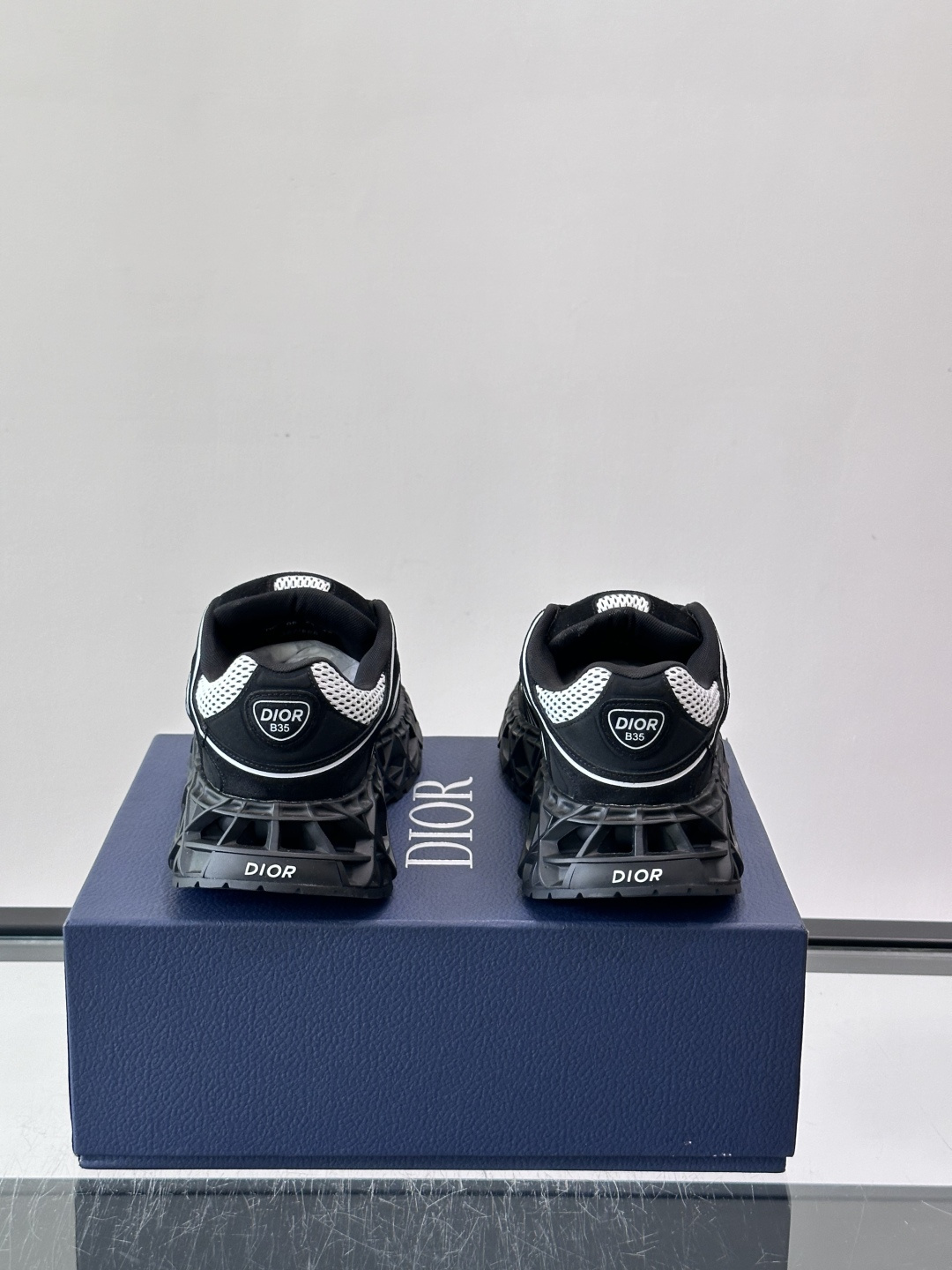 Dior 迪奥 👟B35最新款老爹运动鞋 老爹鞋 以时髦复古风格丰富经典系列。精心制作，可全年与休闲造型搭 顺应复古市场