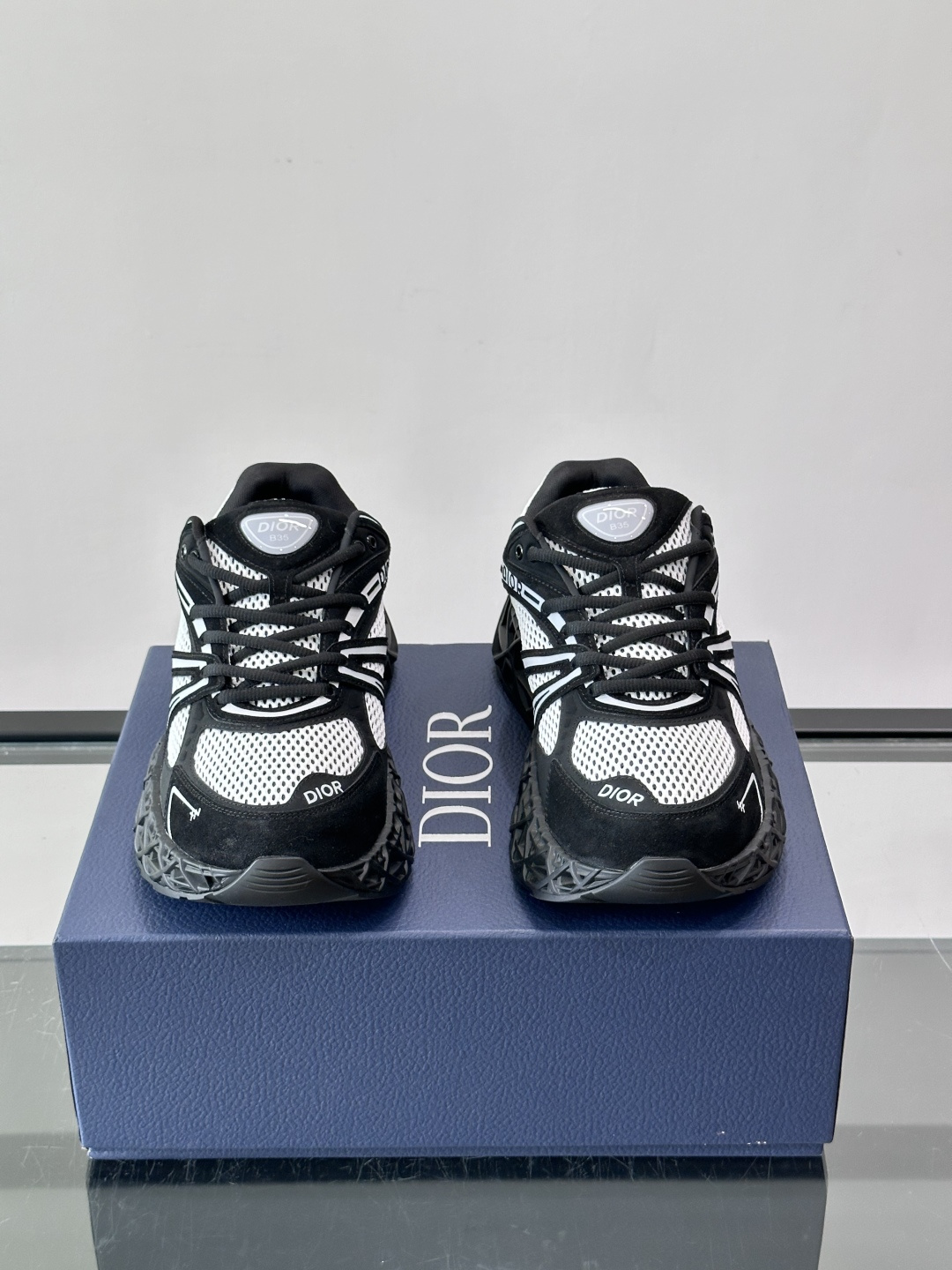 Dior 迪奥 👟B35最新款老爹运动鞋 老爹鞋 以时髦复古风格丰富经典系列。精心制作，可全年与休闲造型搭 顺应复古市场
