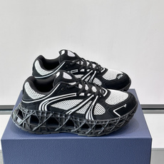 Dior 迪奥 👟B35最新款老爹运动鞋 老爹鞋 以时髦复古风格丰富经典系列。精心制作,可全年与休闲造型搭 顺应复古市场 Dior 迪奥 👟B35最新款老爹运动鞋 老爹鞋 以时髦复古风格丰富经典系列。精心制作,可全年与休闲造型搭 顺应复古市场