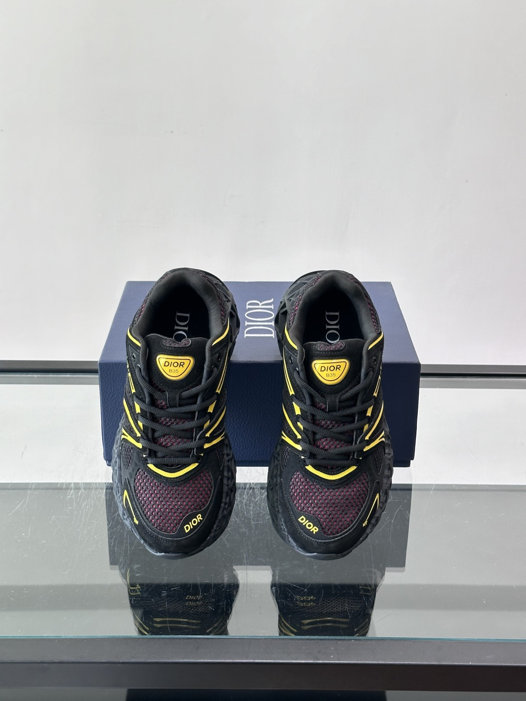 Dior 迪奥 👟B35最新款老爹运动鞋 老爹鞋 以时髦复古风格丰富经典系列。精心制作，可全年与休闲造型搭 顺应复古市场