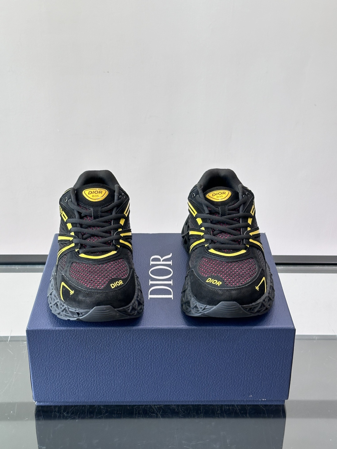 Dior 迪奥 👟B35最新款老爹运动鞋 老爹鞋 以时髦复古风格丰富经典系列。精心制作，可全年与休闲造型搭 顺应复古市场