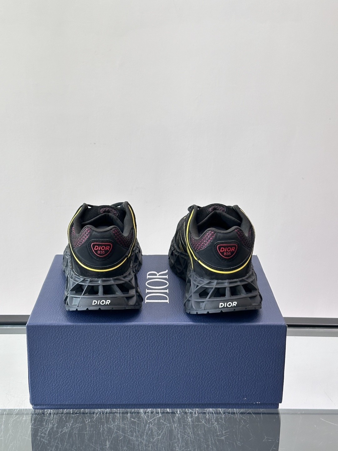 Dior 迪奥 👟B35最新款老爹运动鞋 老爹鞋 以时髦复古风格丰富经典系列。精心制作，可全年与休闲造型搭 顺应复古市场