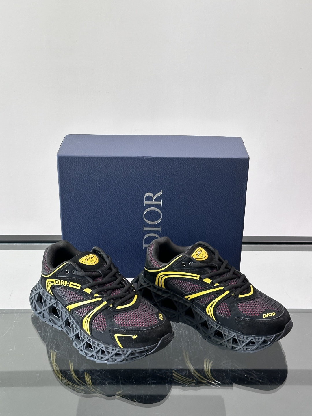 Dior 迪奥 👟B35最新款老爹运动鞋 老爹鞋 以时髦复古风格丰富经典系列。精心制作，可全年与休闲造型搭 顺应复古市场