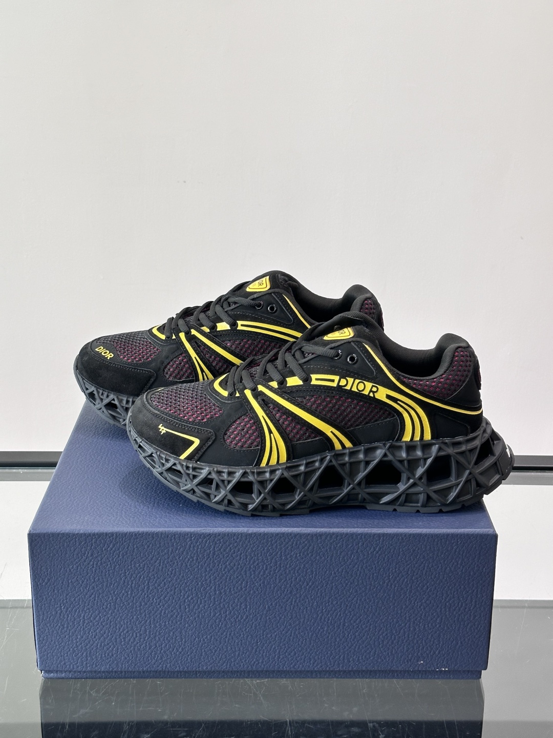 Dior 迪奥 👟B35最新款老爹运动鞋 老爹鞋 以时髦复古风格丰富经典系列。精心制作，可全年与休闲造型搭 顺应复古市场