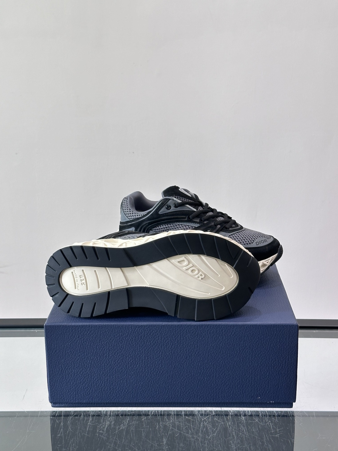 Dior 迪奥 👟B35最新款老爹运动鞋 老爹鞋 以时髦复古风格丰富经典系列。精心制作，可全年与休闲造型搭 顺应复古市场