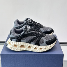 Dior 迪奥 👟B35最新款老爹运动鞋 老爹鞋 以时髦复古风格丰富经典系列。精心制作,可全年与休闲造型搭 顺应复古市场 Dior 迪奥 👟B35最新款老爹运动鞋 老爹鞋 以时髦复古风格丰富经典系列。精心制作,可全年与休闲造型搭 顺应复古市场