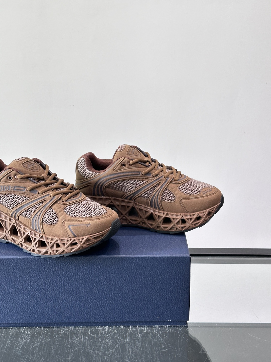 Dior 迪奥 👟B35最新款老爹运动鞋 老爹鞋 以时髦复古风格丰富经典系列。精心制作，可全年与休闲造型搭 顺应复古市场