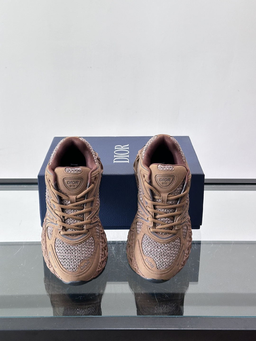 Dior 迪奥 👟B35最新款老爹运动鞋 老爹鞋 以时髦复古风格丰富经典系列。精心制作，可全年与休闲造型搭 顺应复古市场