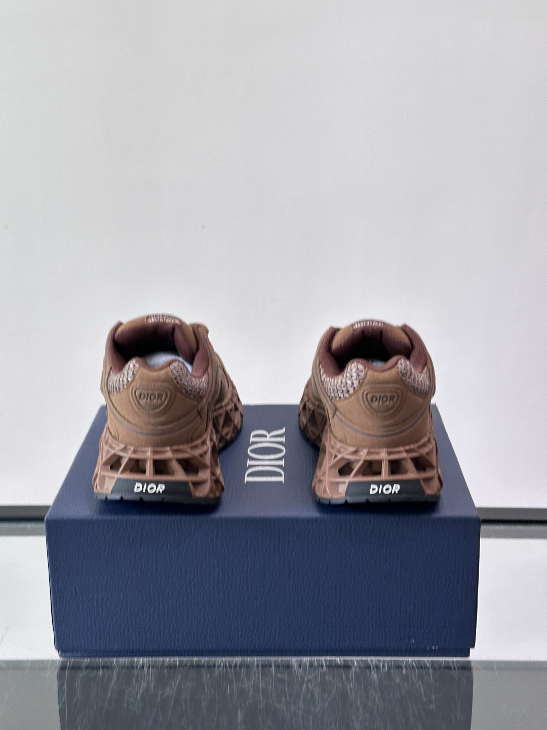 Dior 迪奥 👟B35最新款老爹运动鞋 老爹鞋 以时髦复古风格丰富经典系列。精心制作，可全年与休闲造型搭 顺应复古市场