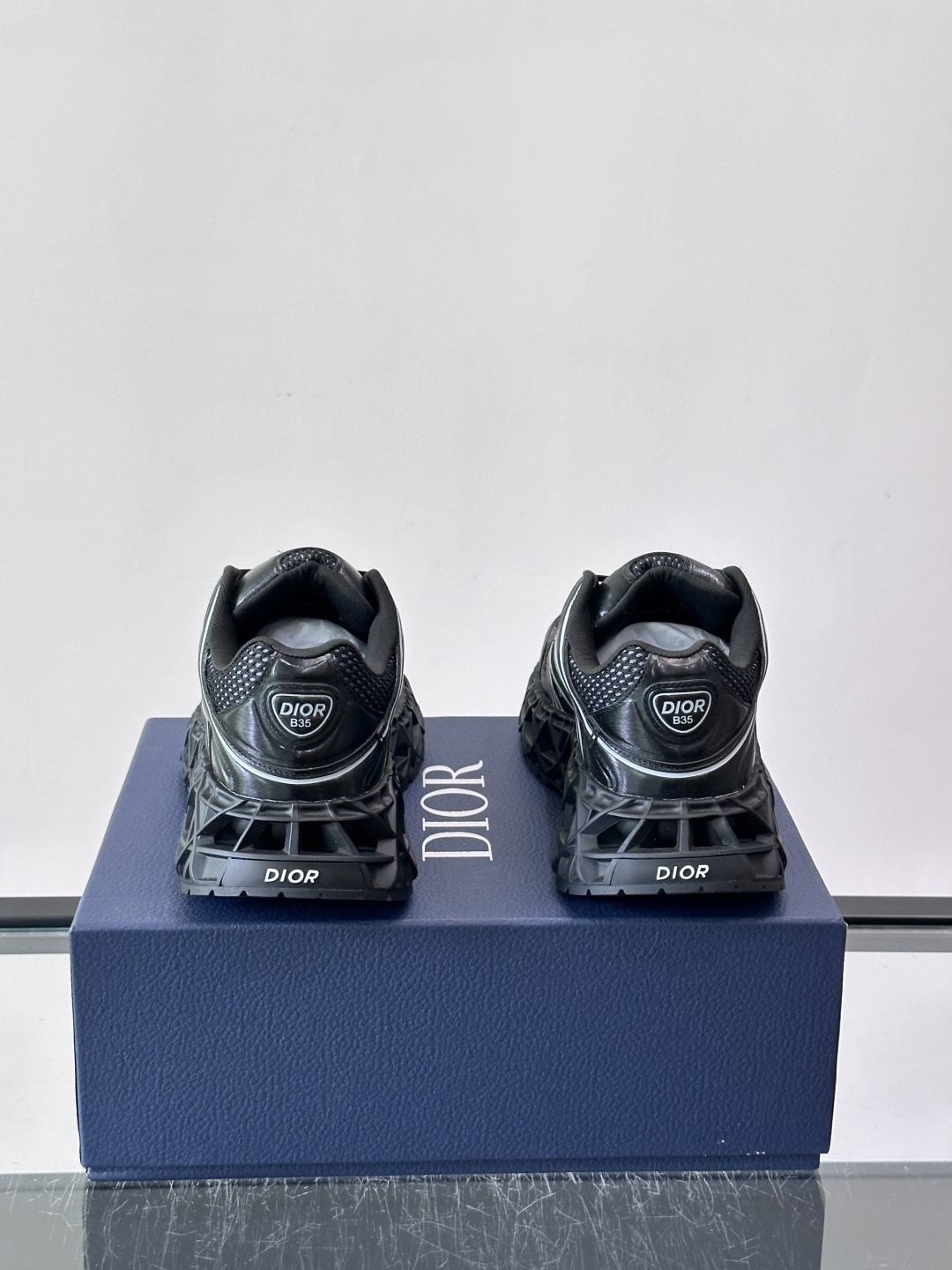 Dior 迪奥 👟B35最新款老爹运动鞋 老爹鞋 以时髦复古风格丰富经典系列。精心制作，可全年与休闲造型搭 顺应复古市场