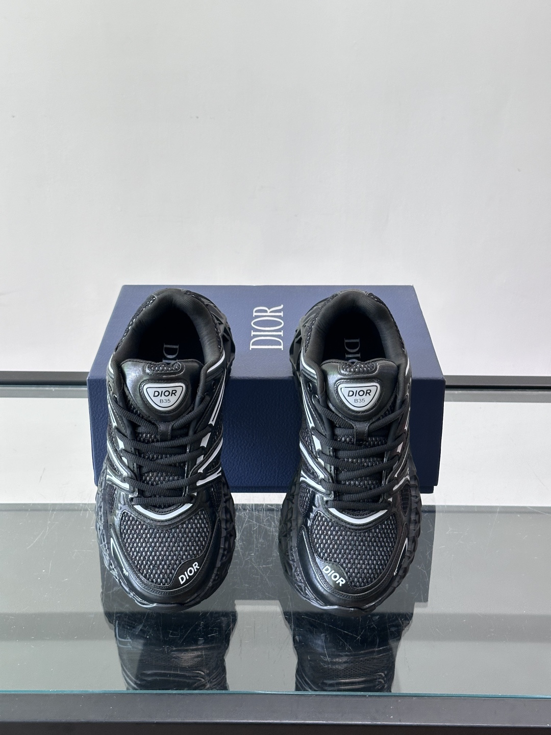 Dior 迪奥 👟B35最新款老爹运动鞋 老爹鞋 以时髦复古风格丰富经典系列。精心制作，可全年与休闲造型搭 顺应复古市场